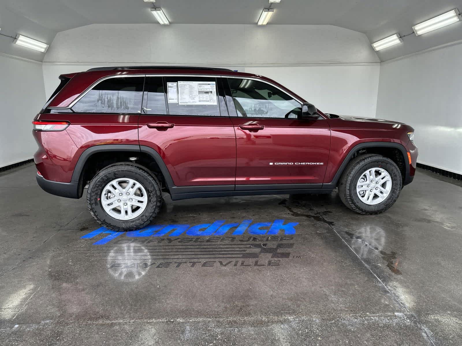 2024 Jeep Grand Cherokee Laredo 9