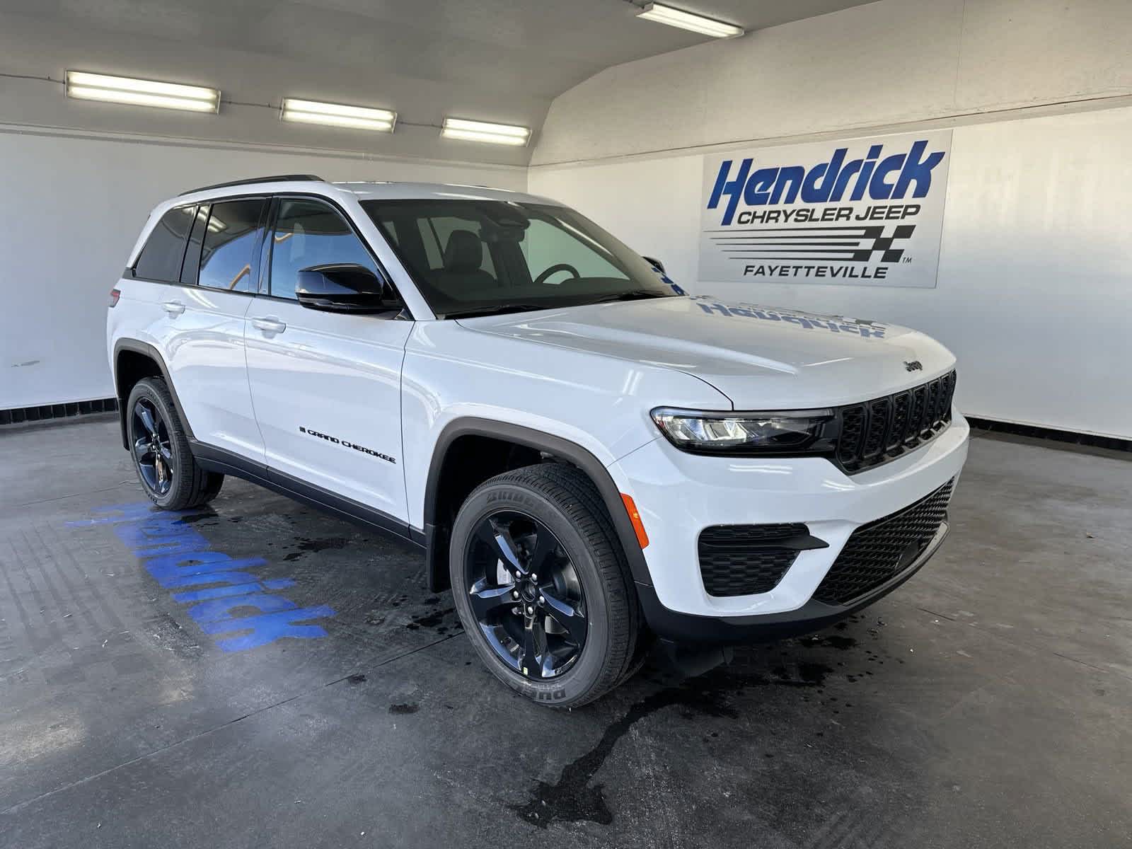 2025 Jeep Grand Cherokee Altitude X 2