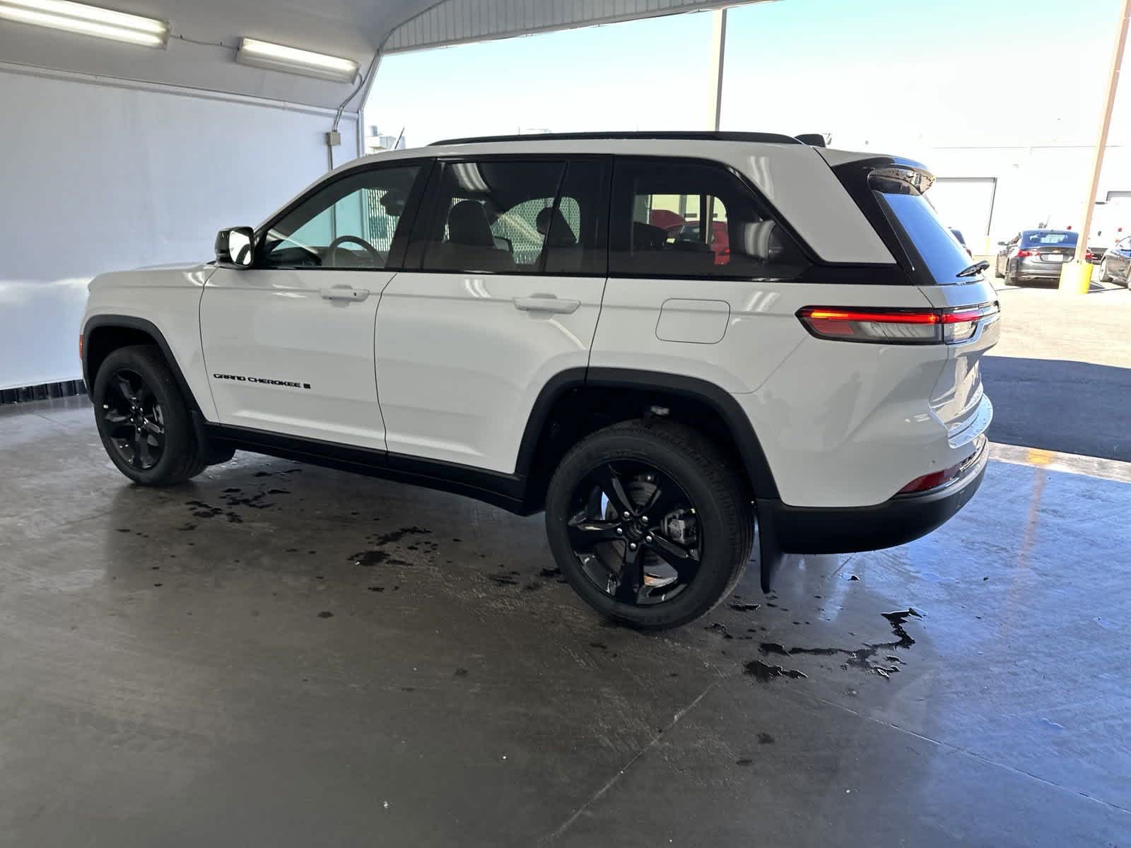 2025 Jeep Grand Cherokee Altitude X 5