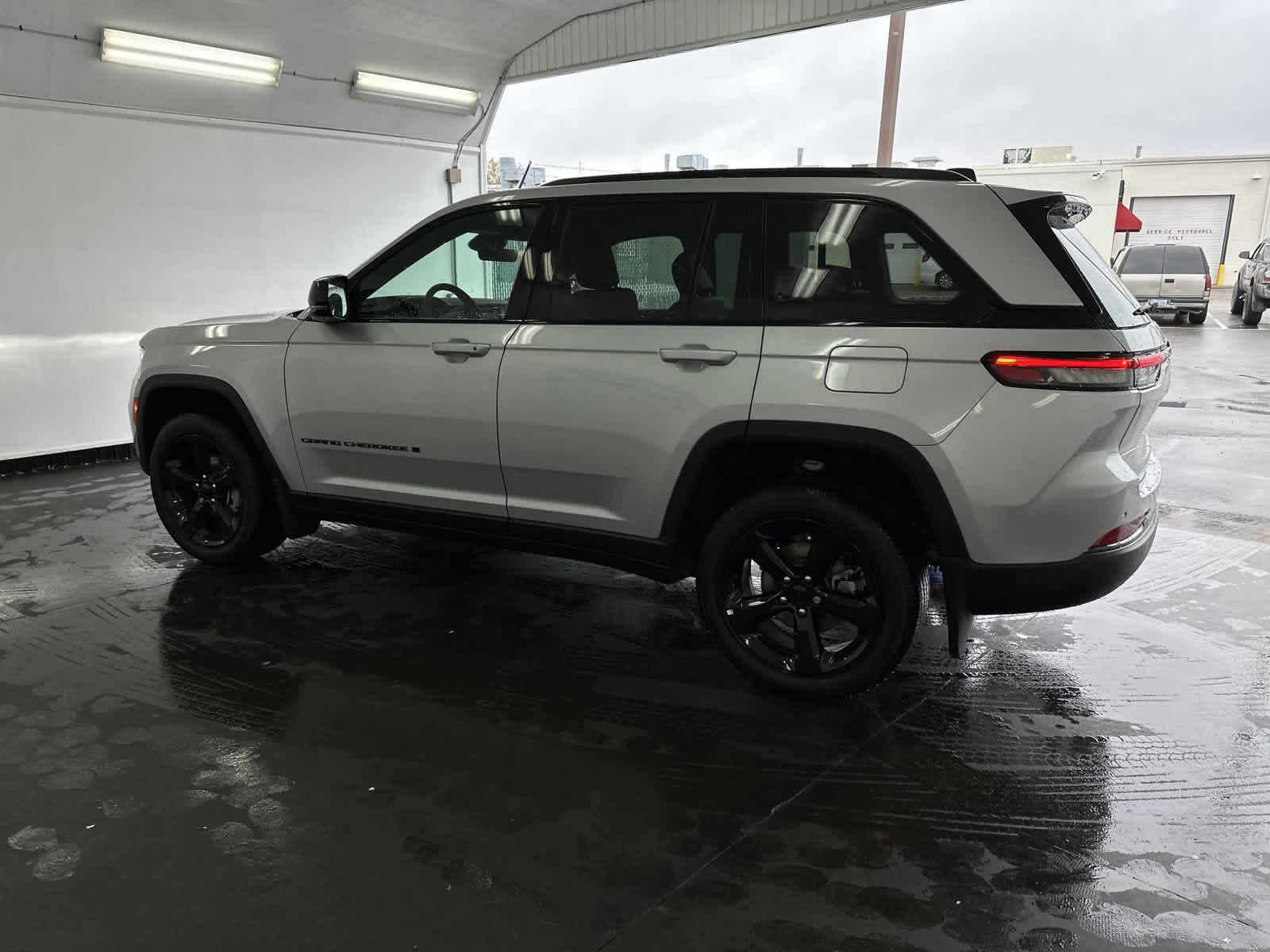 2025 Jeep Grand Cherokee Altitude X 5