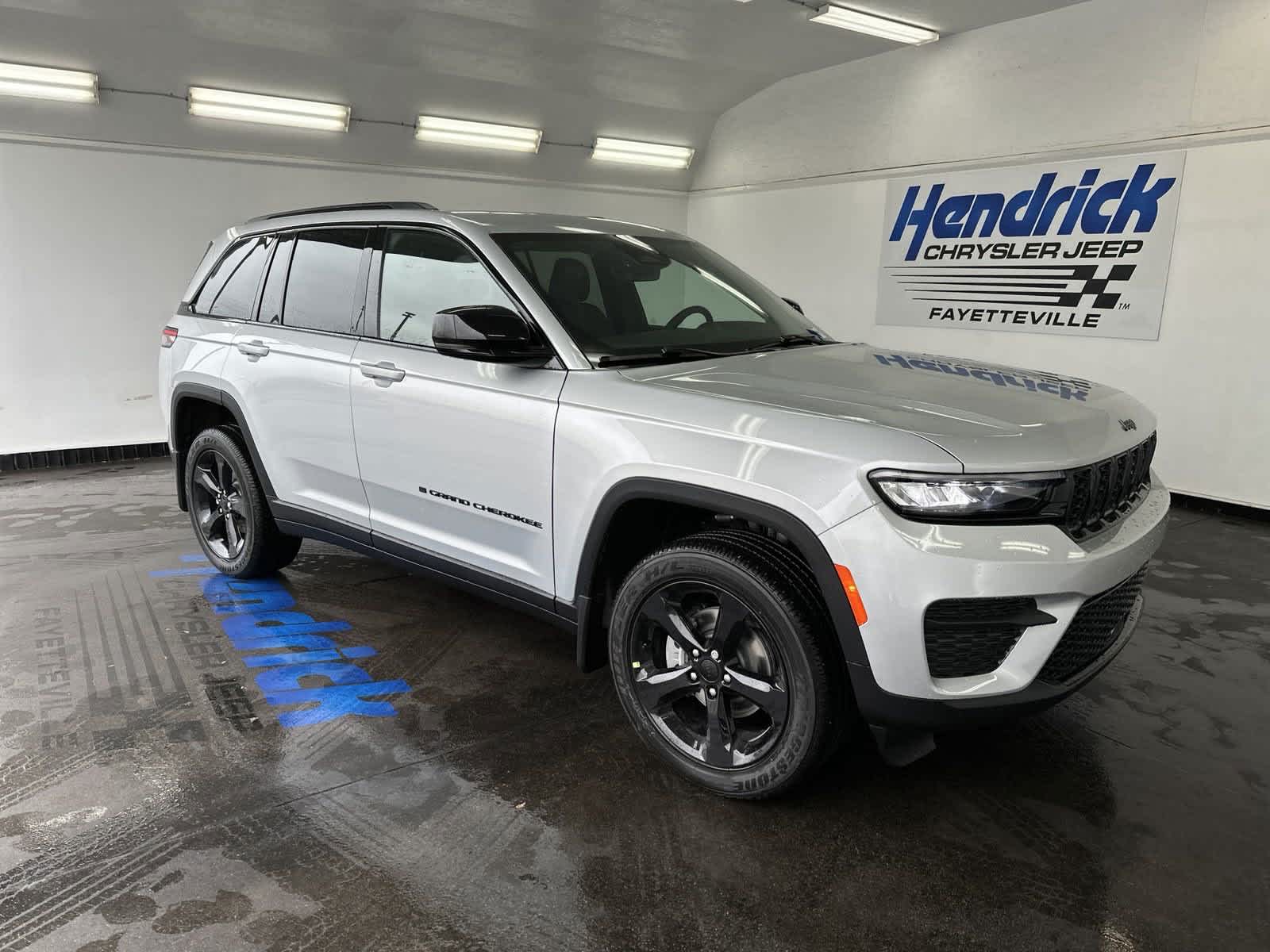 2025 Jeep Grand Cherokee Altitude X 2