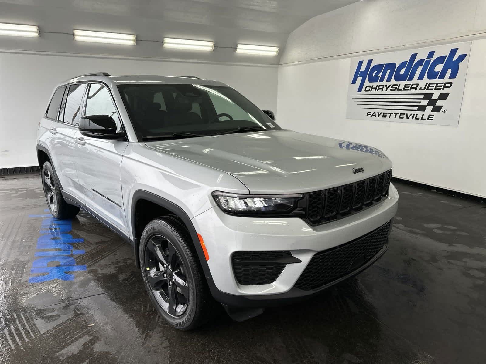 2025 Jeep Grand Cherokee Altitude X 3