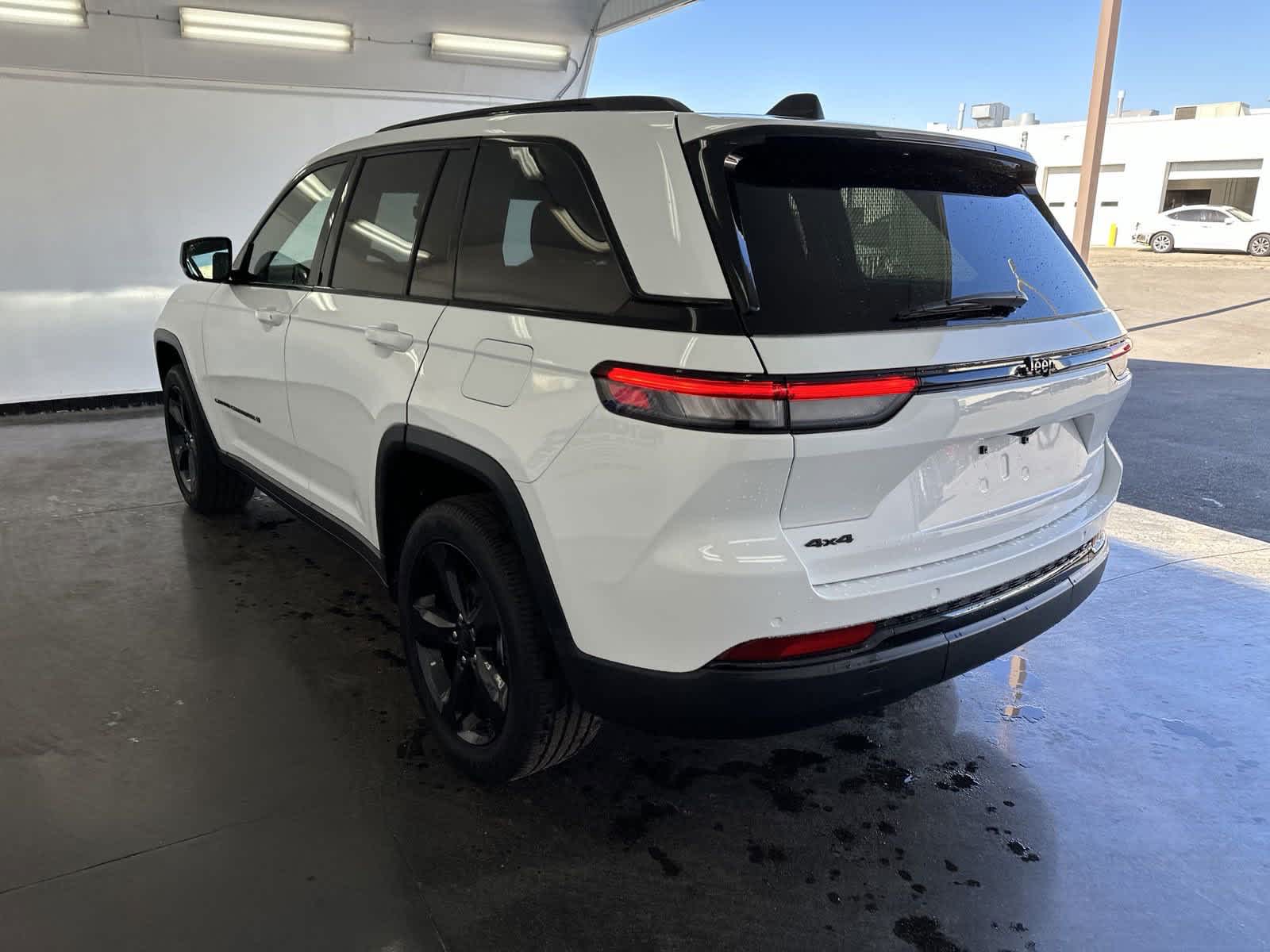 2024 Jeep Grand Cherokee Altitude 7