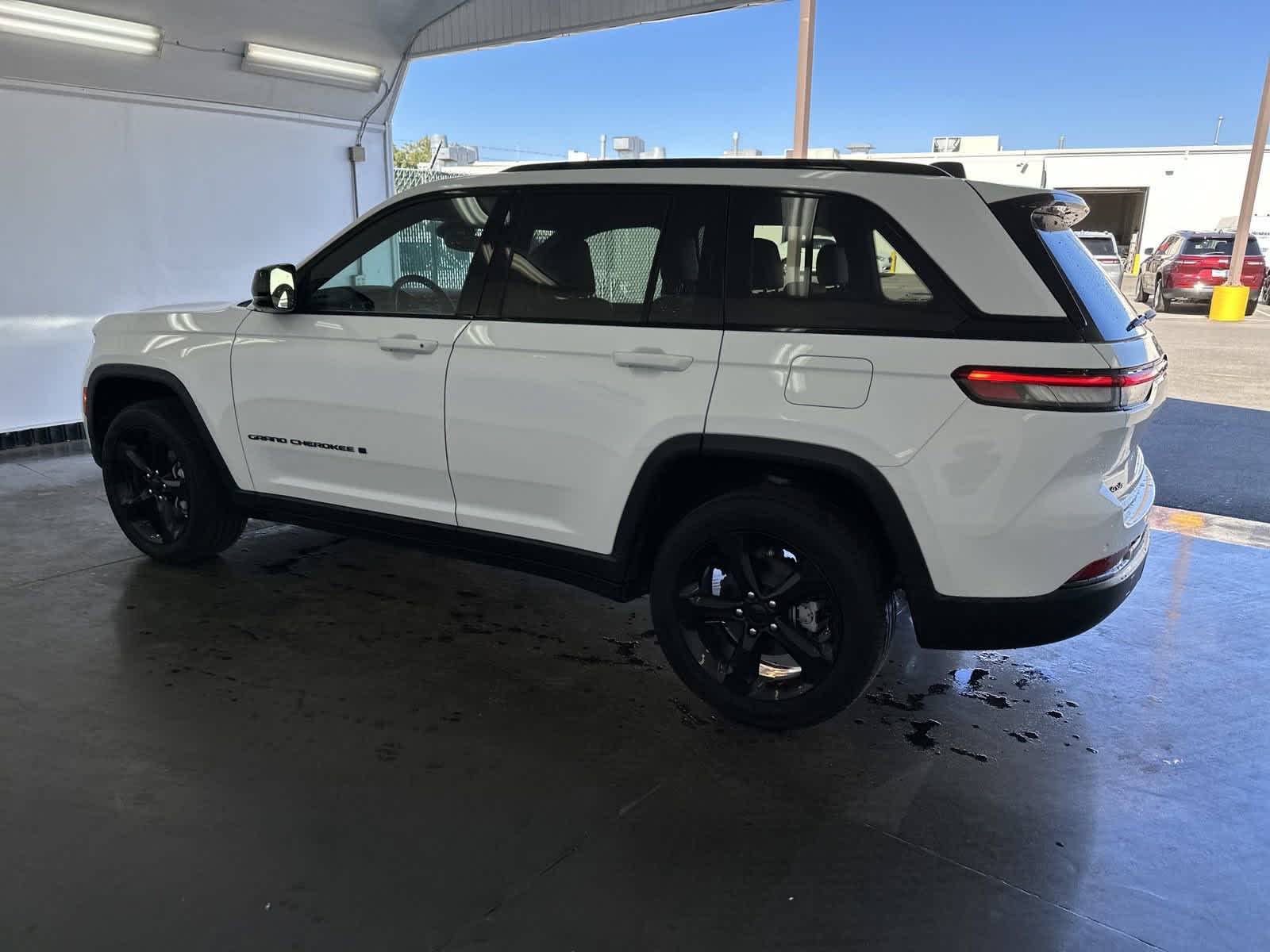 2024 Jeep Grand Cherokee Altitude 6