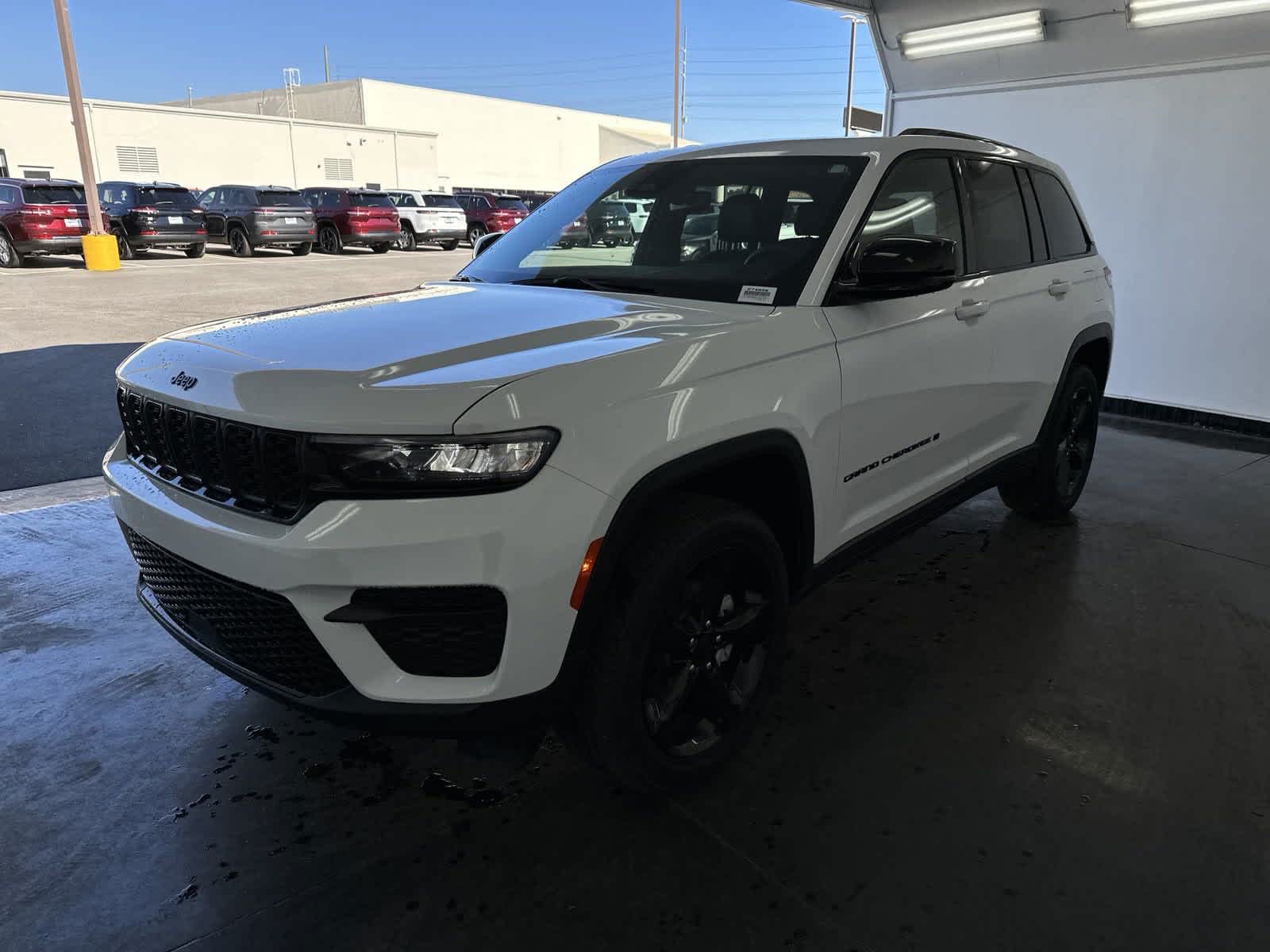 2024 Jeep Grand Cherokee Altitude 4