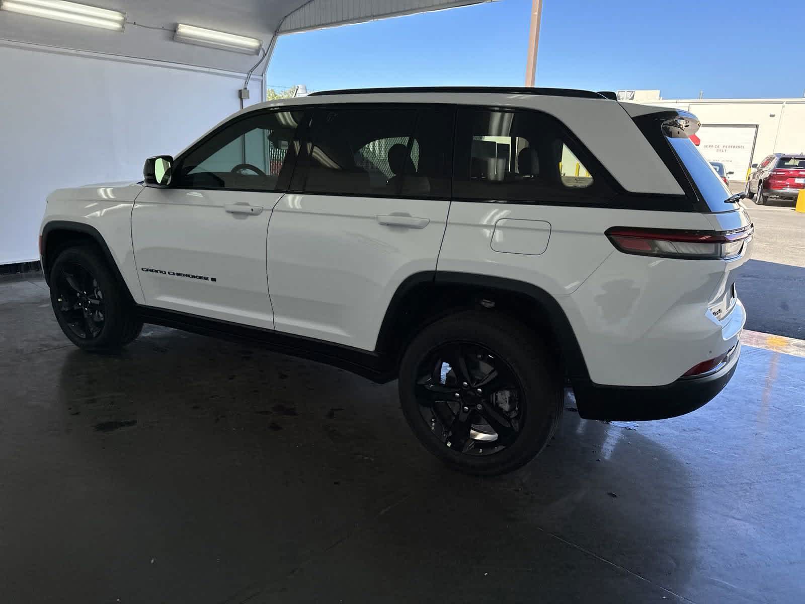 2025 Jeep Grand Cherokee Laredo 5