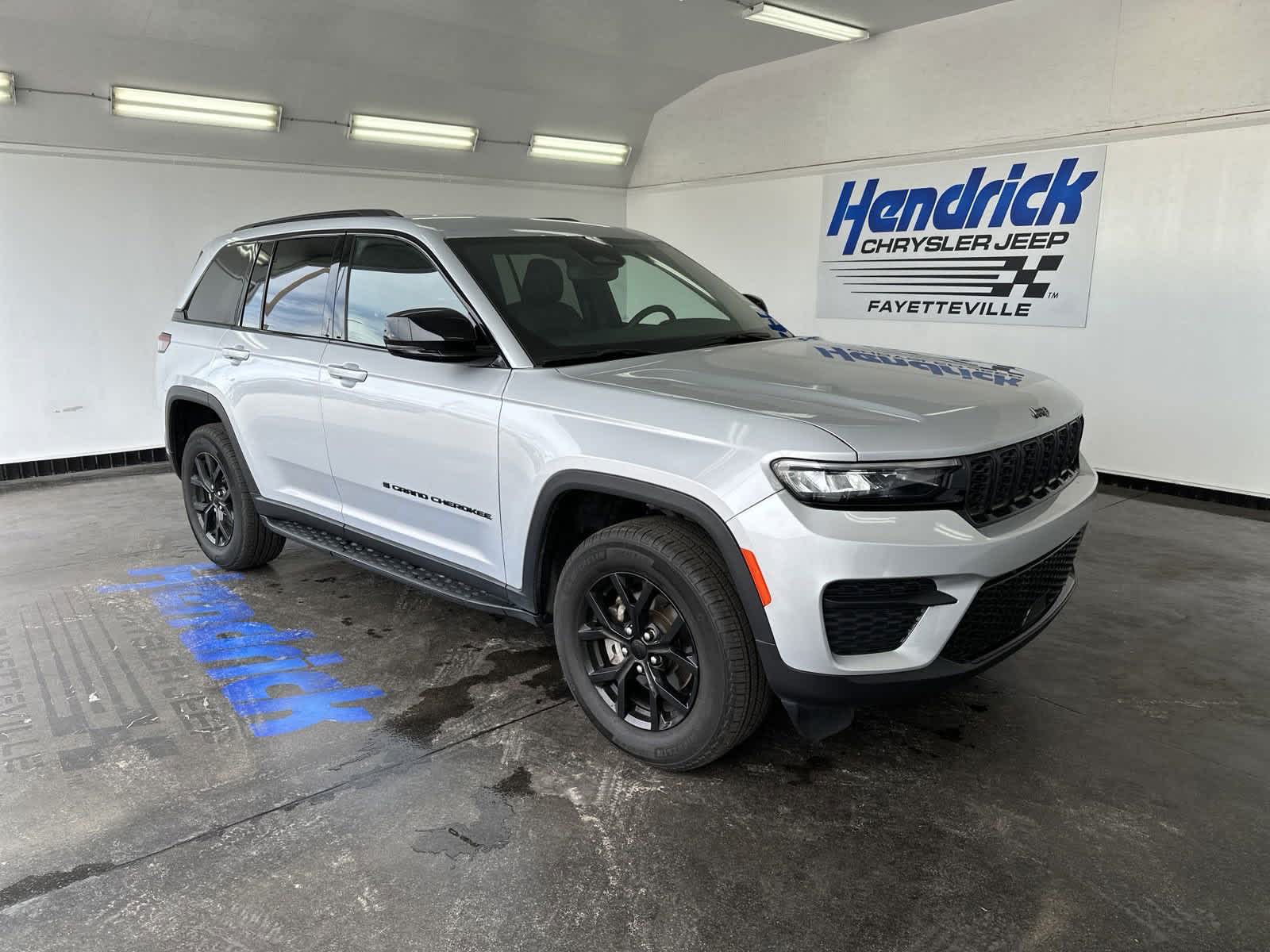 2023 Jeep Grand Cherokee Altitude 2