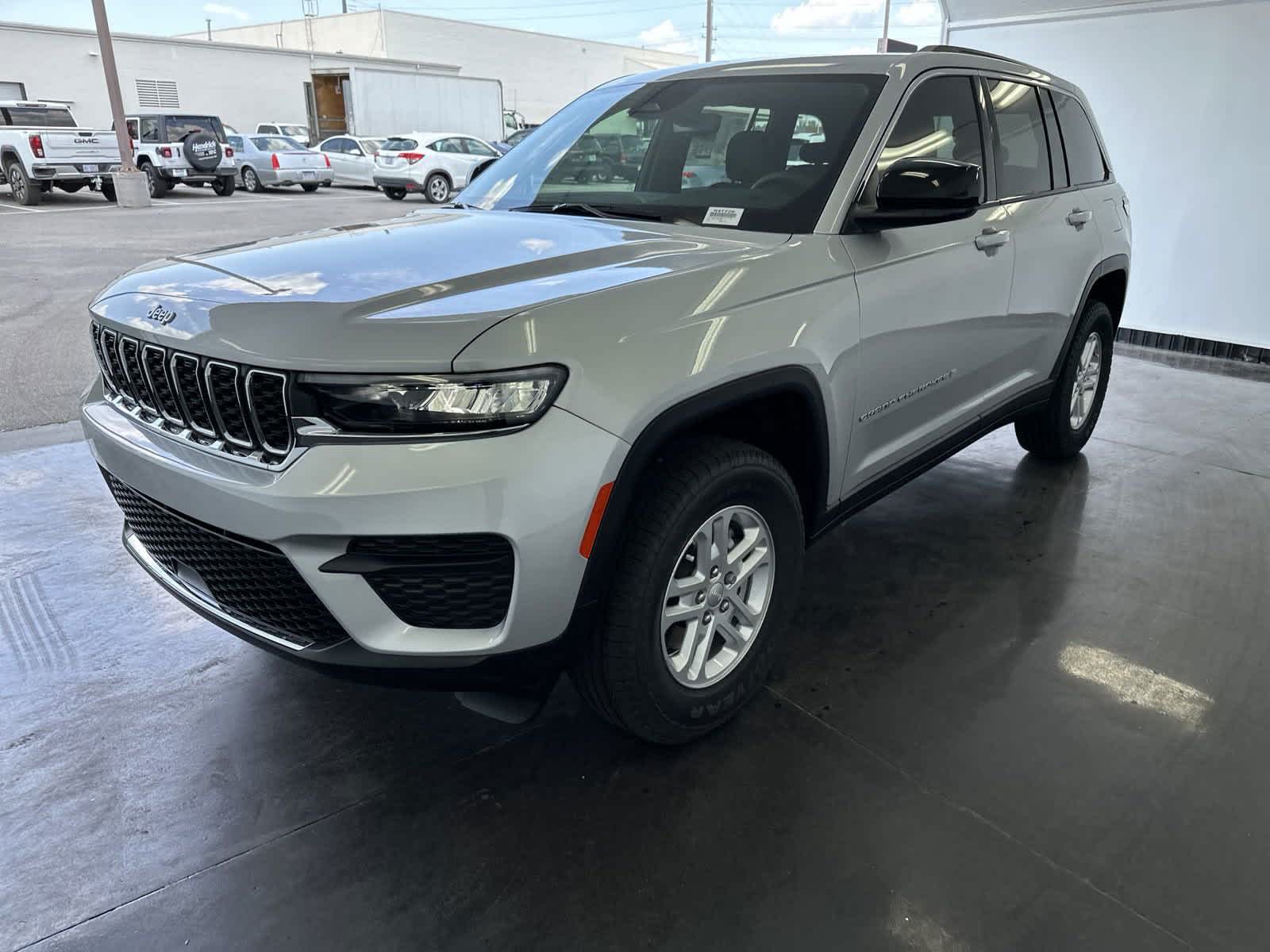 2024 Jeep Grand Cherokee Laredo 4