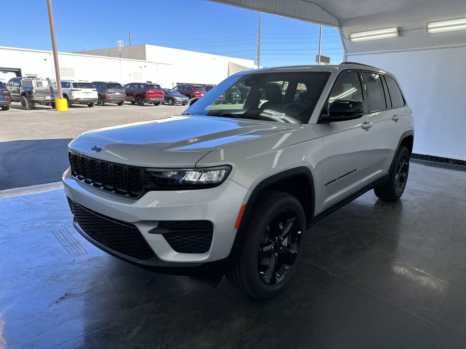 2025 Jeep Grand Cherokee Altitude X 4