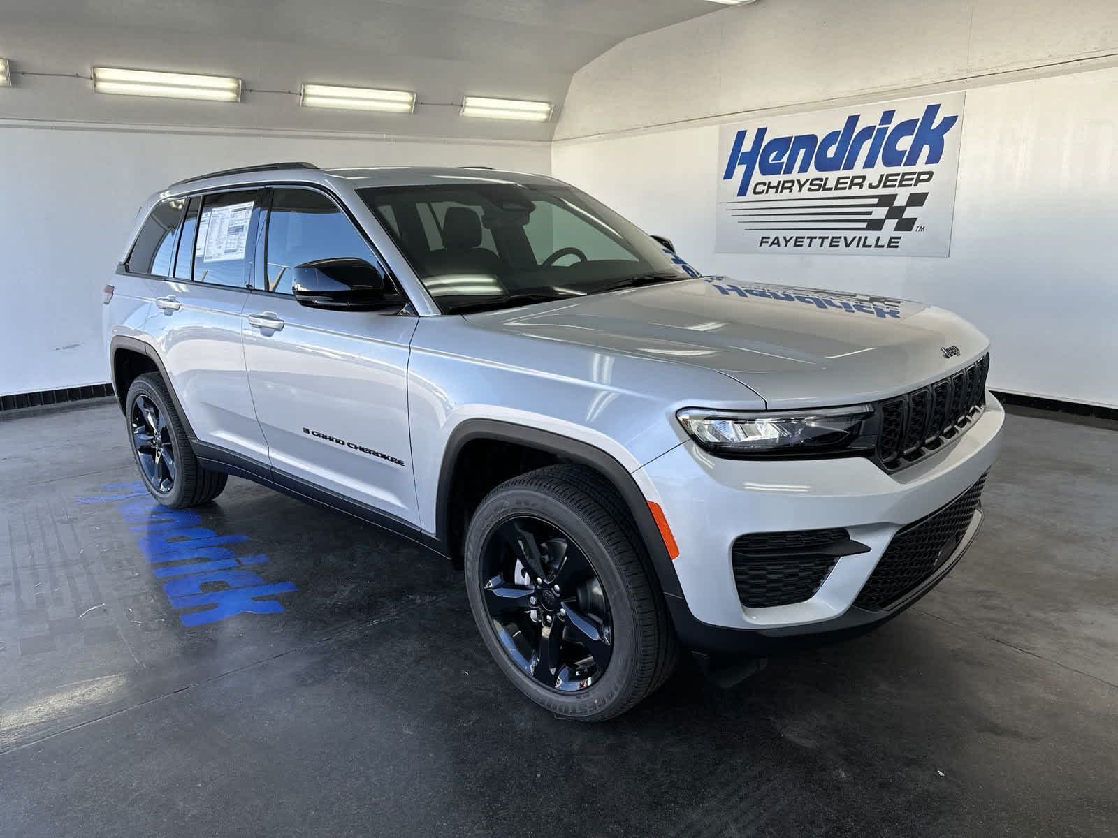 2025 Jeep Grand Cherokee Altitude X 2