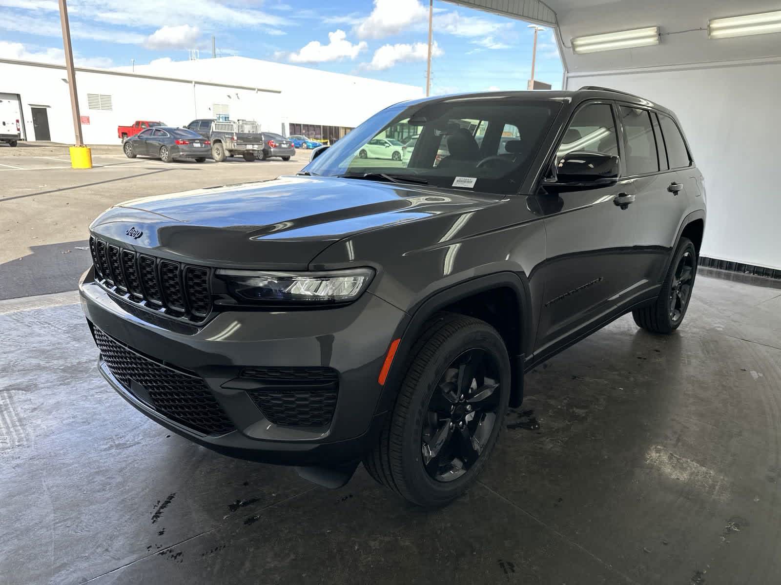 2025 Jeep Grand Cherokee Altitude X 4