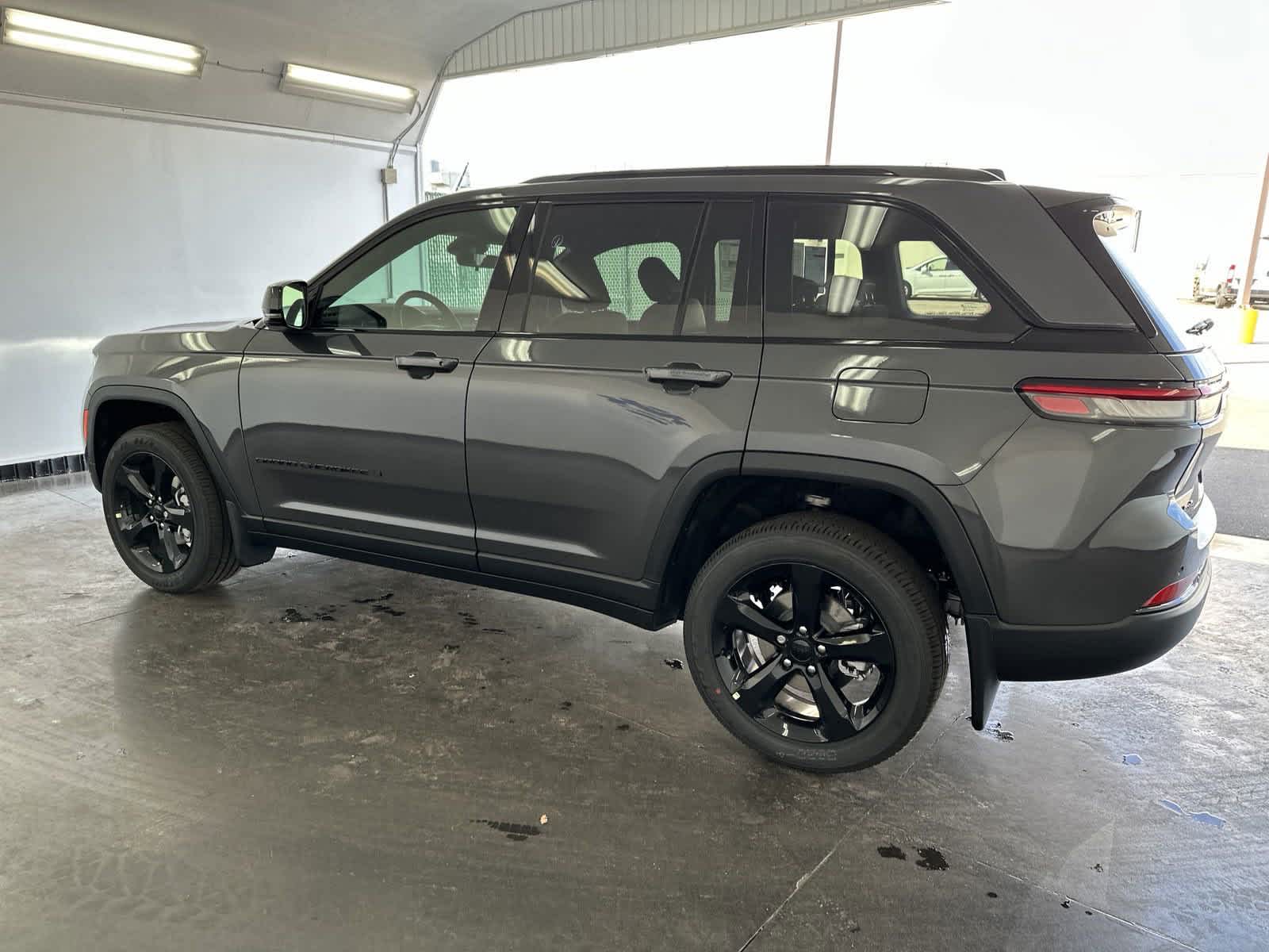 2025 Jeep Grand Cherokee Altitude X 5