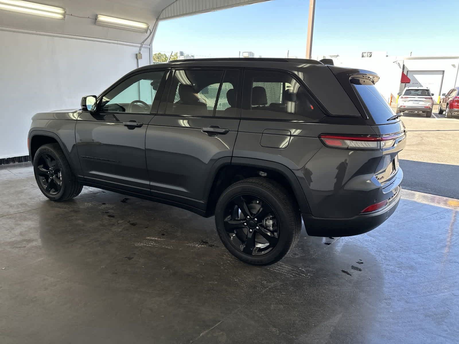 2024 Jeep Grand Cherokee Altitude X 5