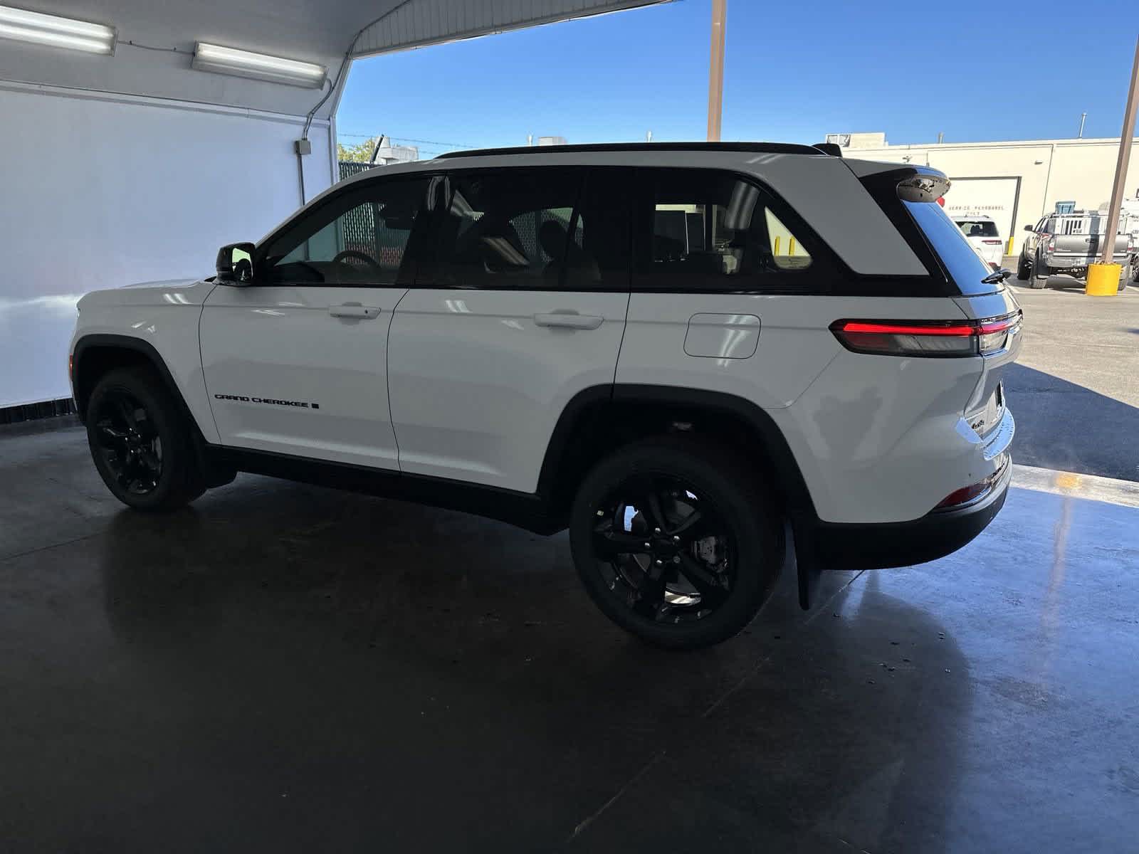 2025 Jeep Grand Cherokee Altitude X 5