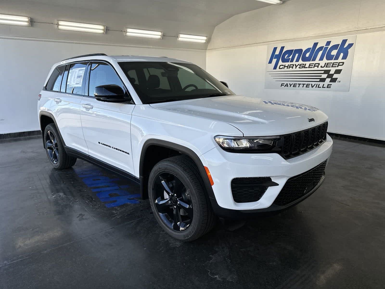 2025 Jeep Grand Cherokee Altitude X 2