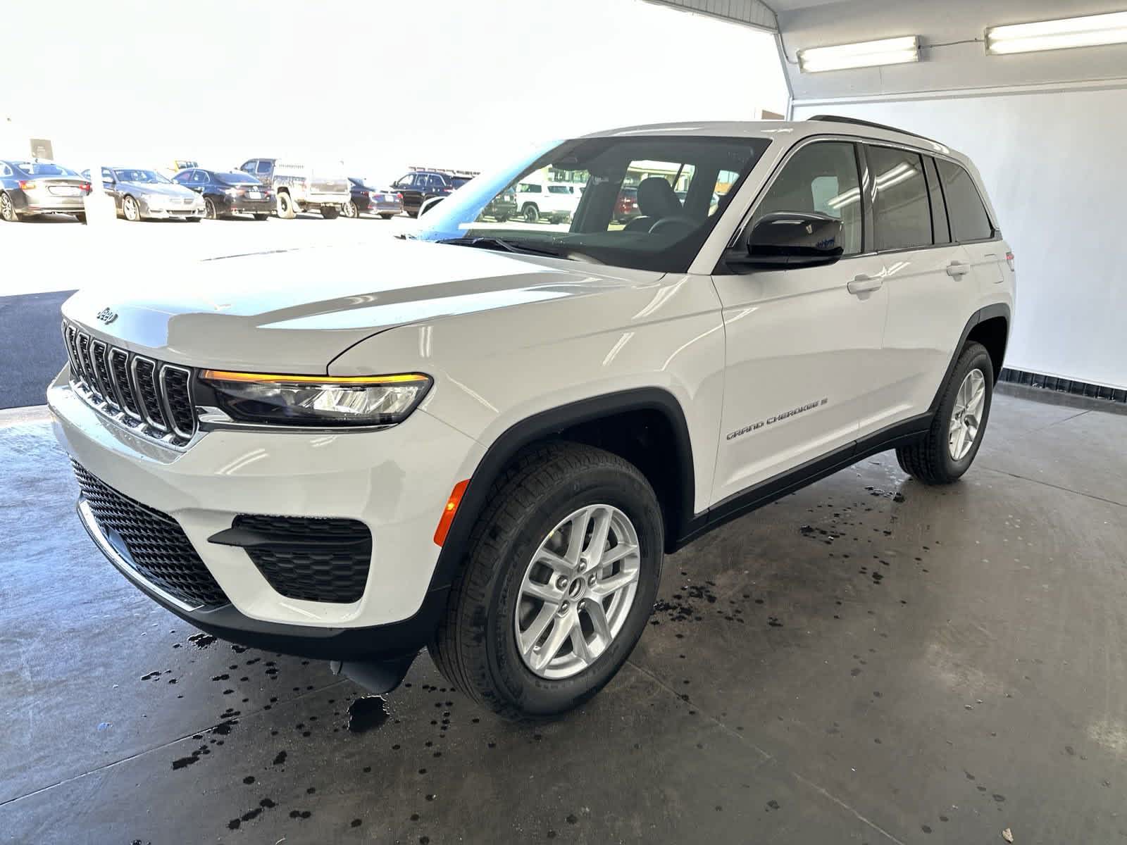 2025 Jeep Grand Cherokee Laredo 4