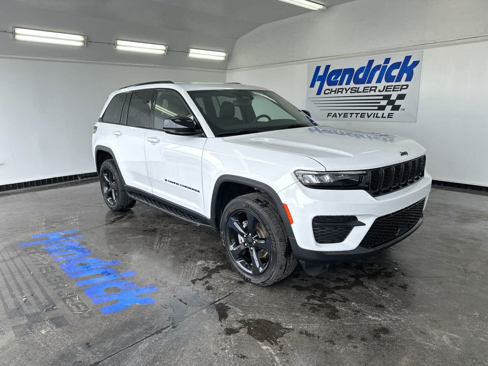 2023 Jeep Grand Cherokee Altitude 2