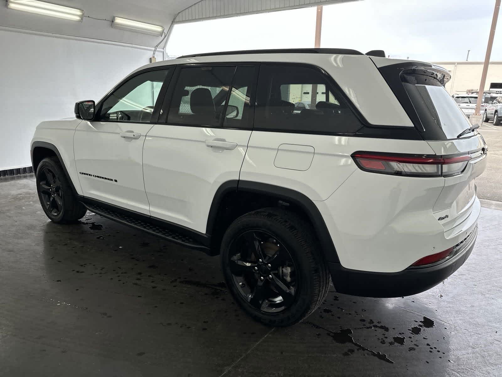 2023 Jeep Grand Cherokee Altitude 6