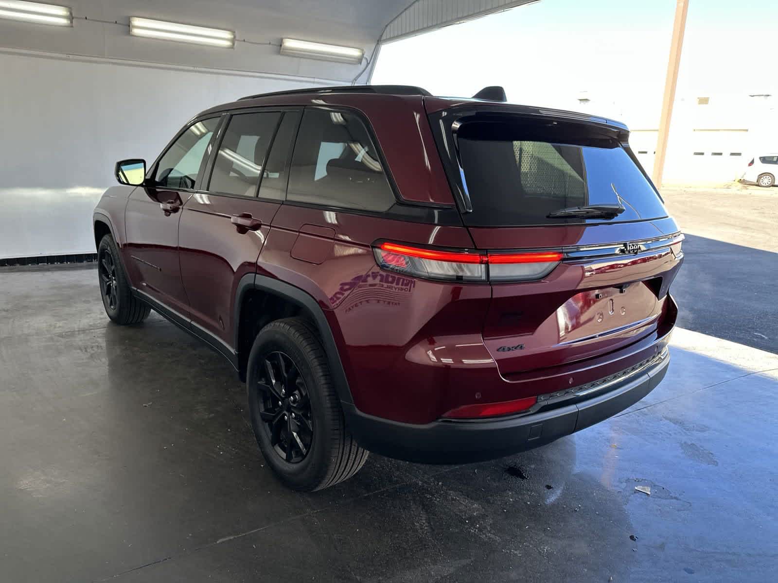 2023 Jeep Grand Cherokee Altitude 7