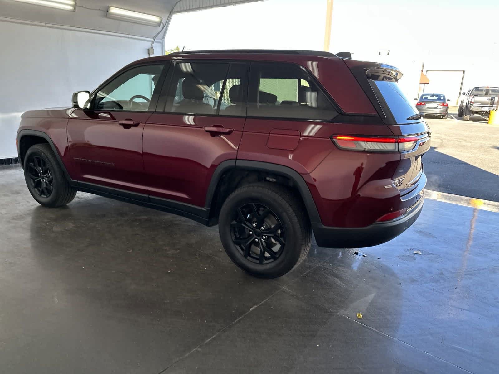 2023 Jeep Grand Cherokee Altitude 6