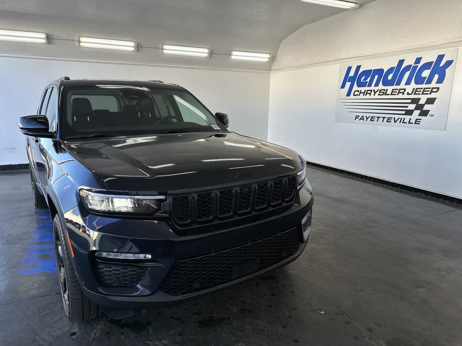 2023 Jeep Grand Cherokee Limited 3