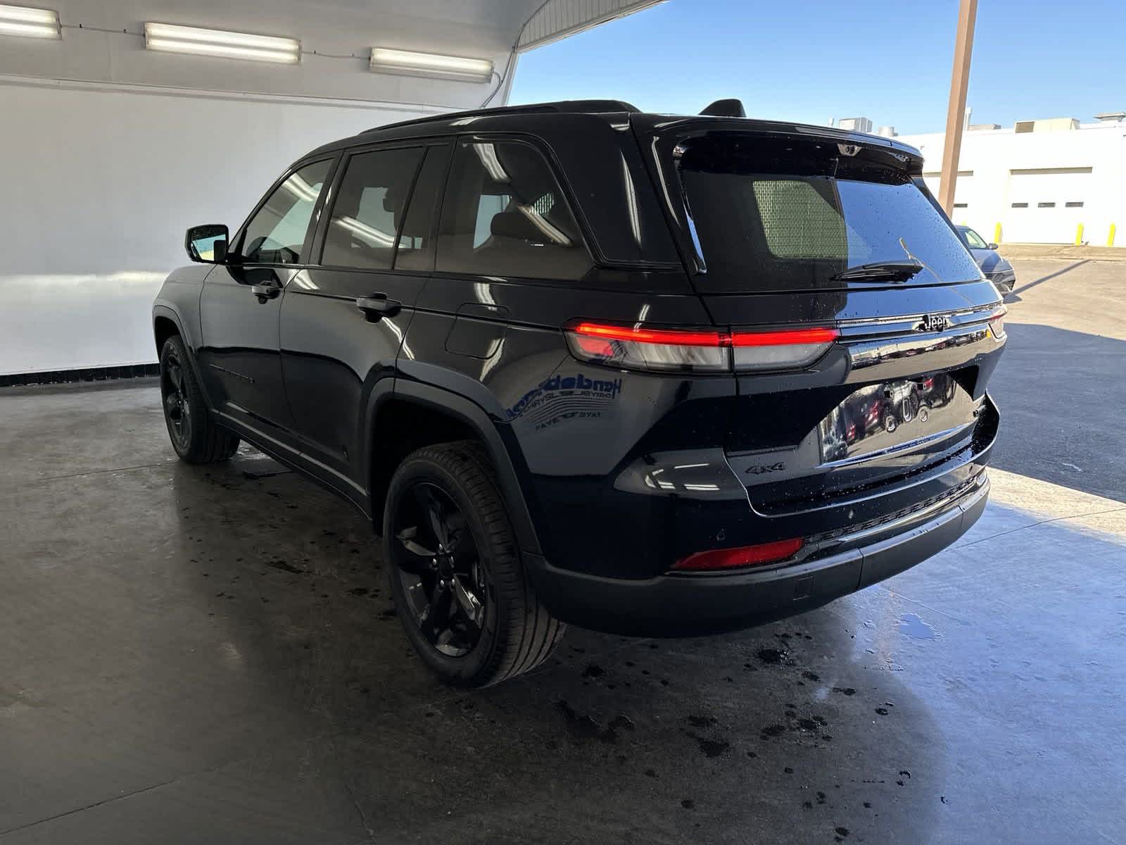 2023 Jeep Grand Cherokee Limited 7