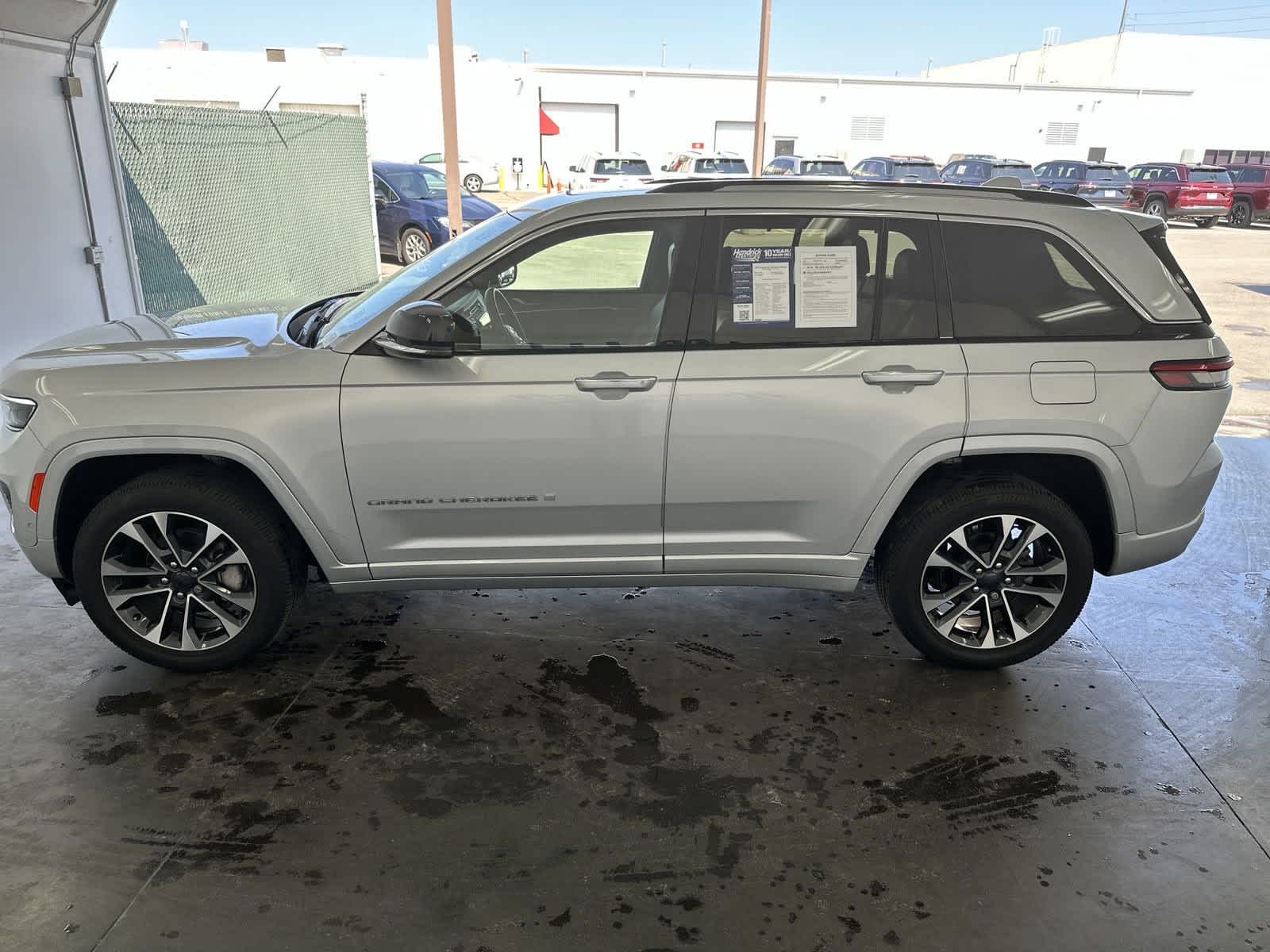 2022 Jeep Grand Cherokee Overland 6