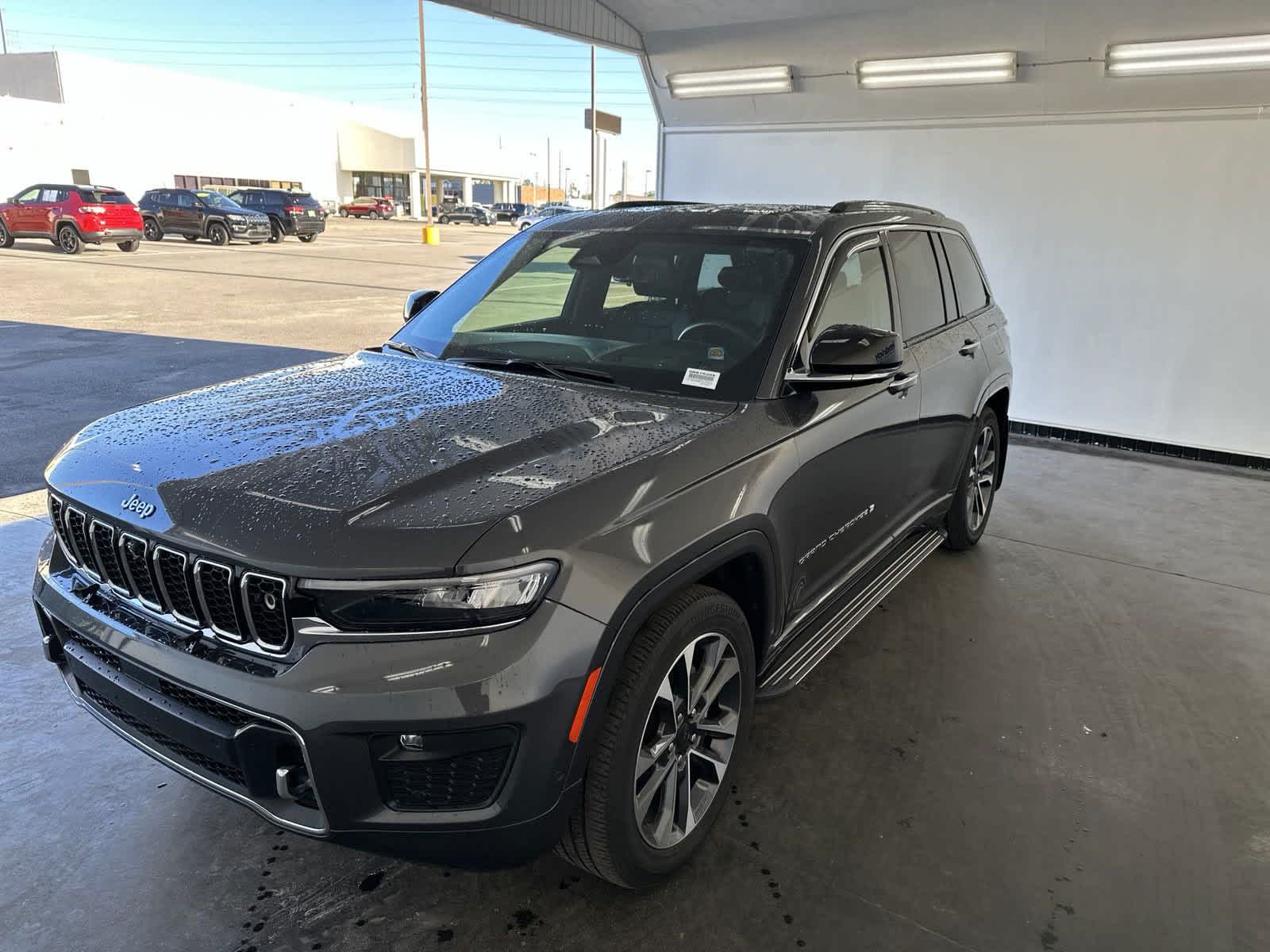 2022 Jeep Grand Cherokee Overland 4