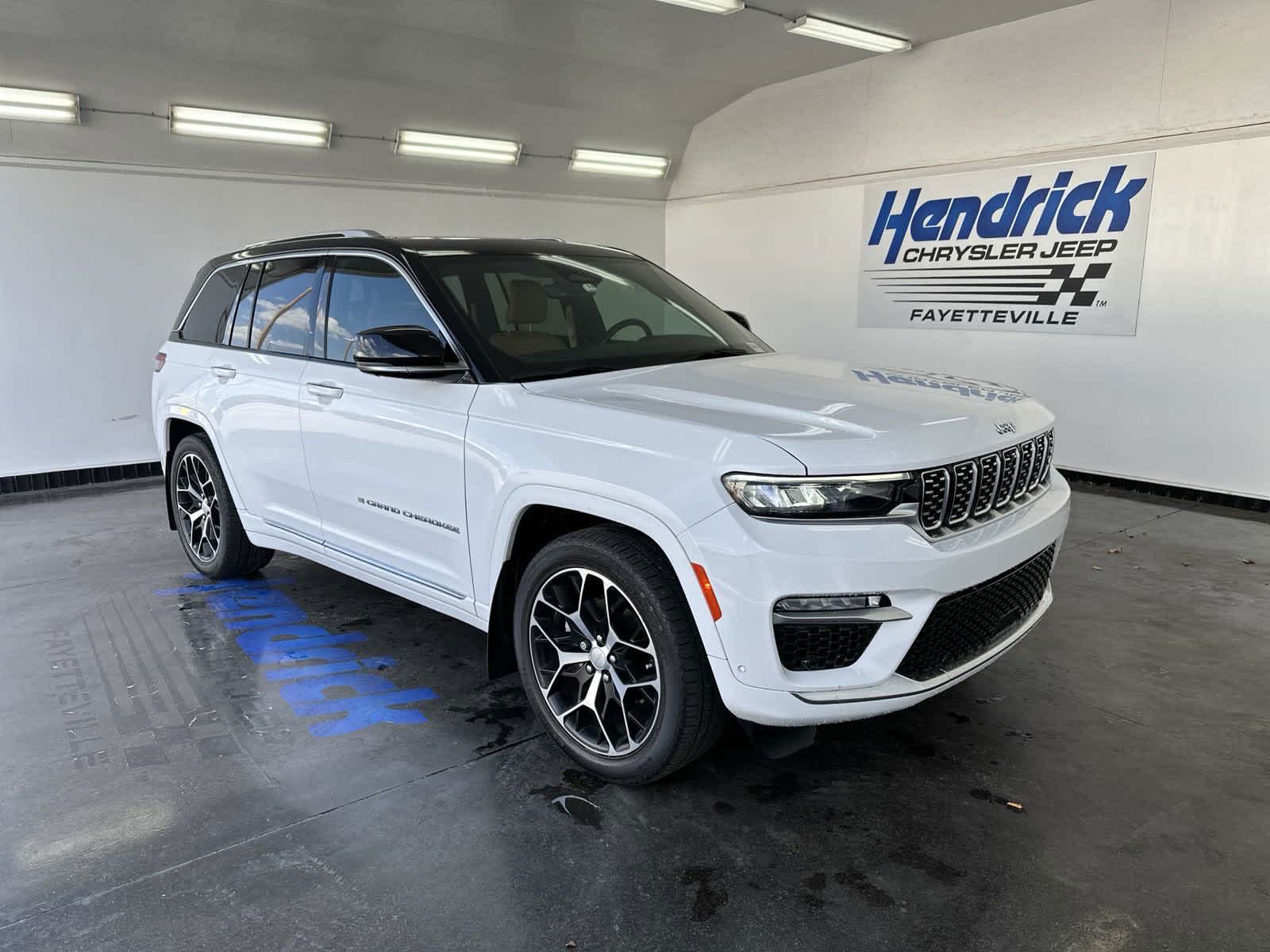 2023 Jeep Grand Cherokee Summit Reserve 2