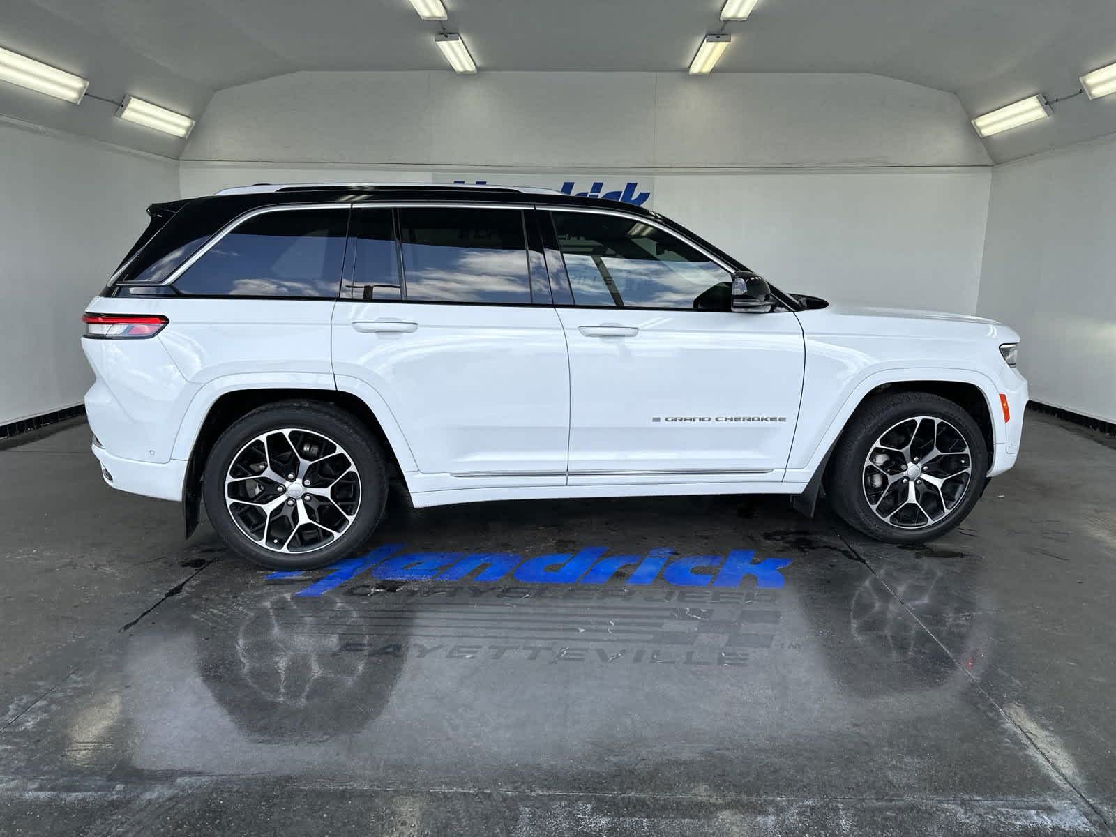 2023 Jeep Grand Cherokee Summit Reserve 10