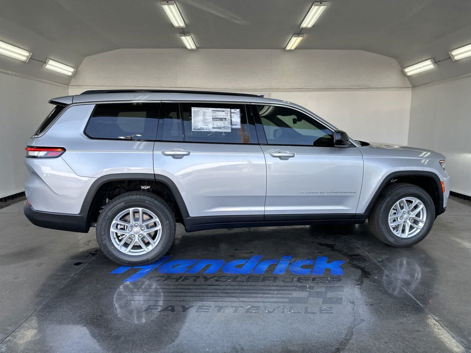 2024 Jeep Grand Cherokee L Laredo 9