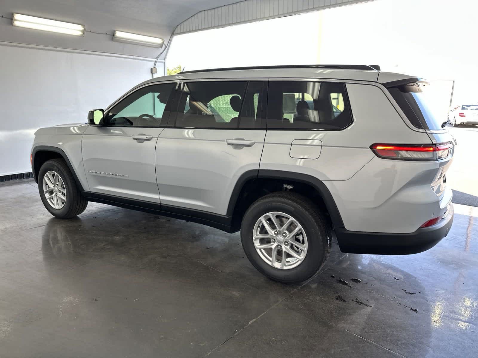 2024 Jeep Grand Cherokee L Laredo 5