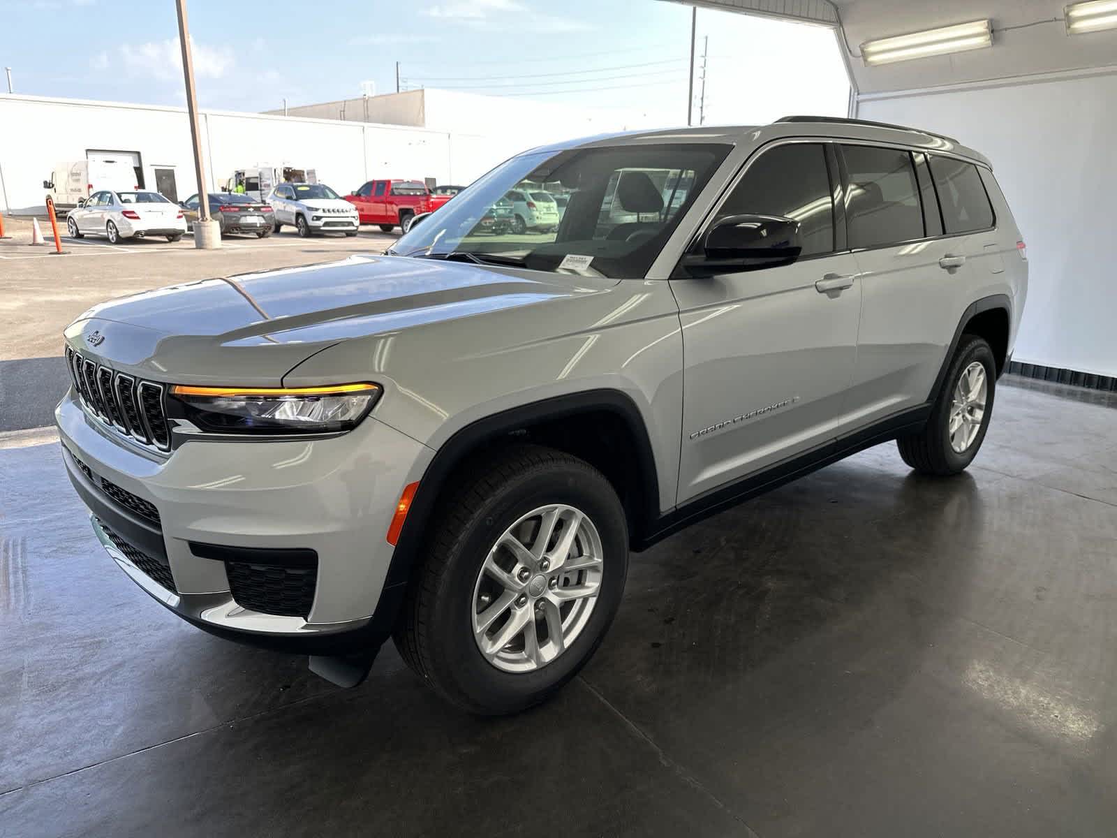 2024 Jeep Grand Cherokee L Laredo 4