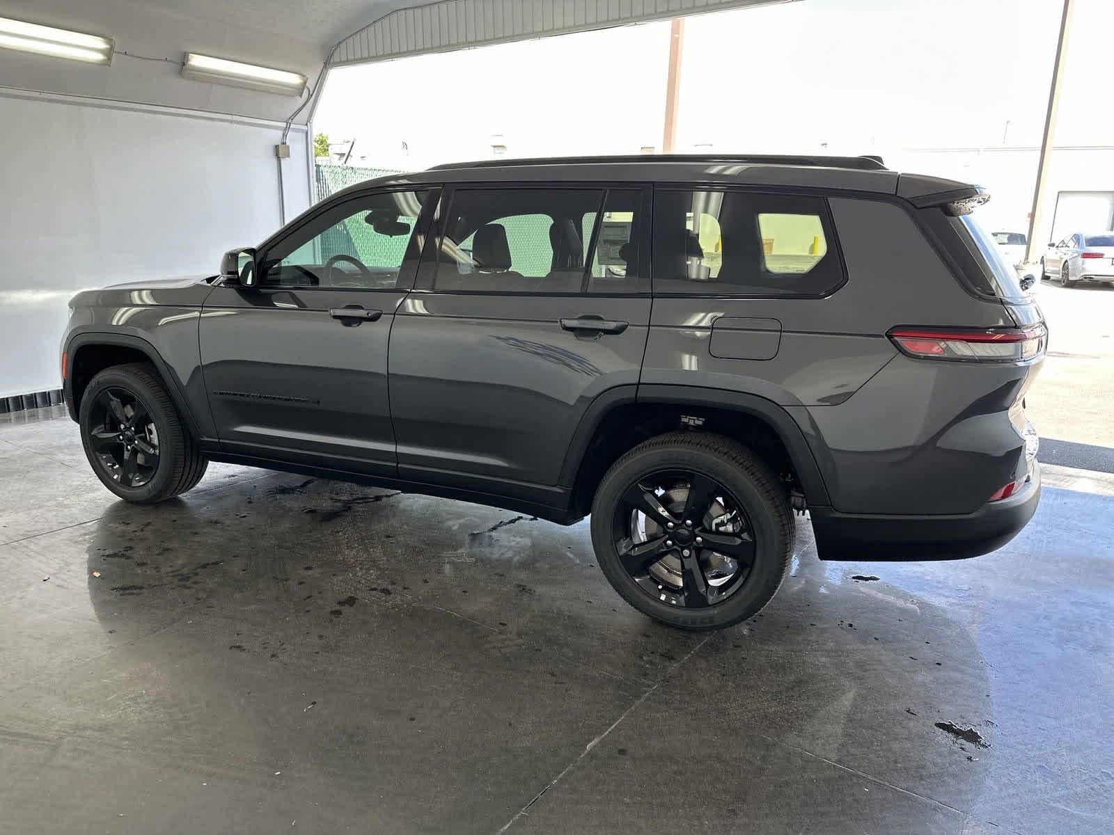 2024 Jeep Grand Cherokee L Laredo 5