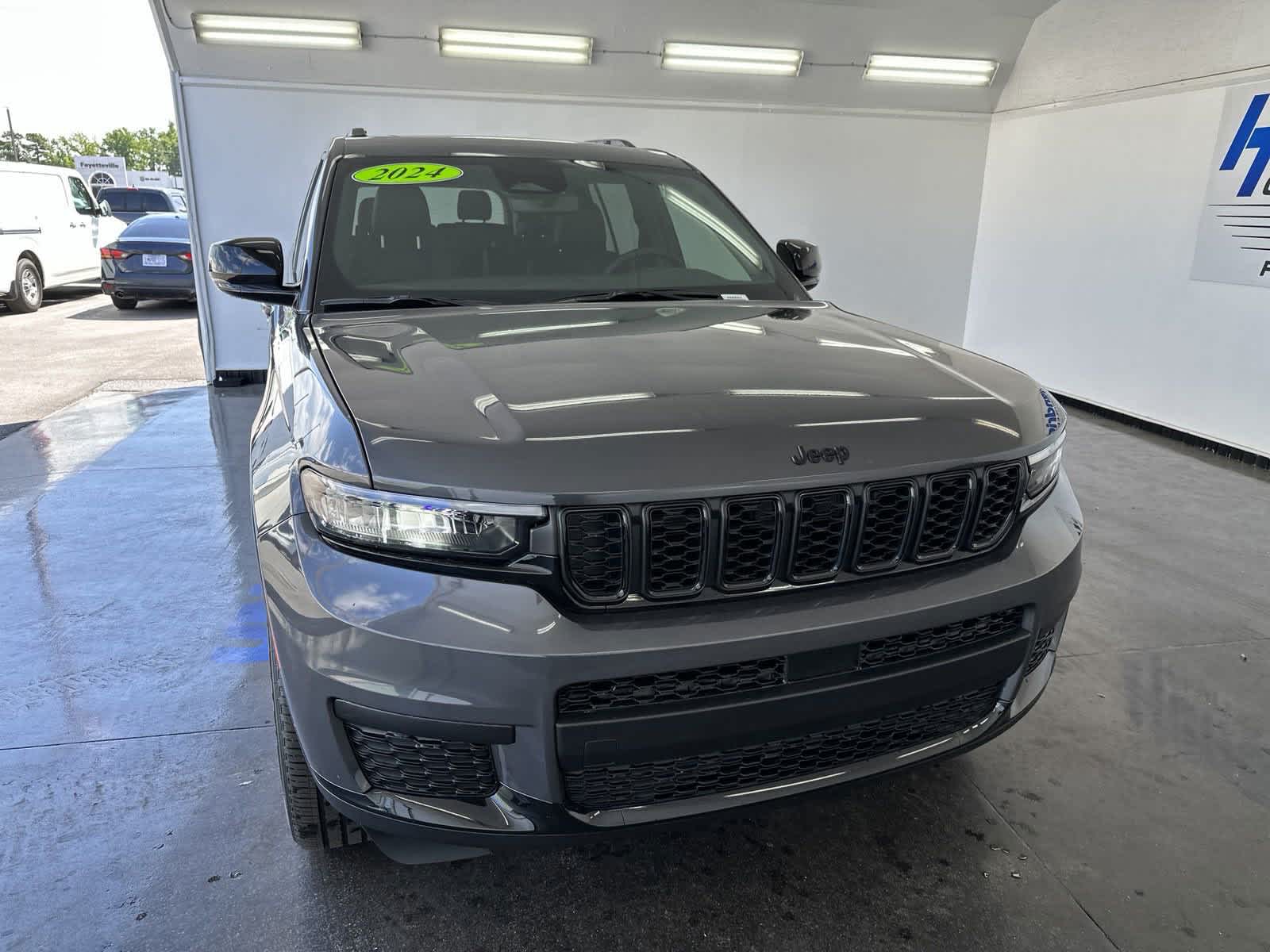 2024 Jeep Grand Cherokee L Laredo 3