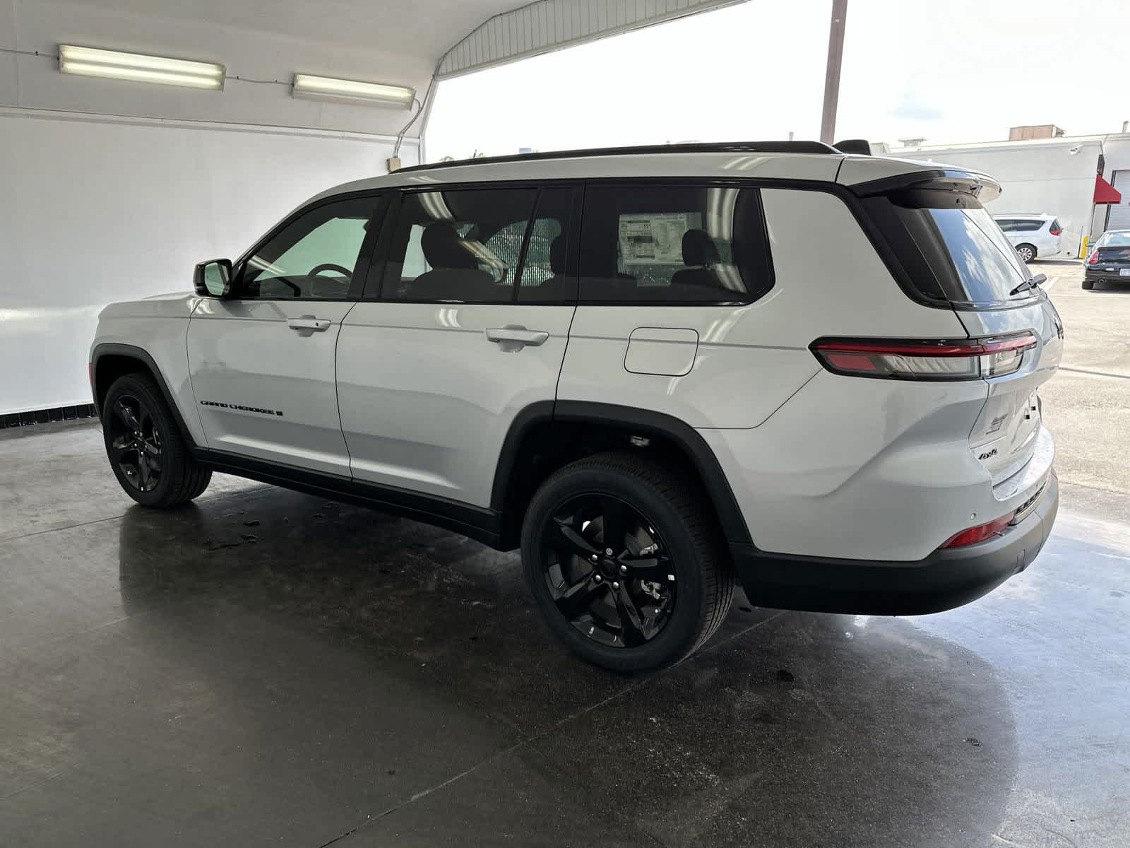 2024 Jeep Grand Cherokee L Laredo 5