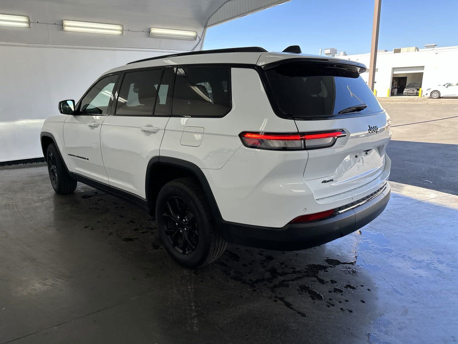 2023 Jeep Grand Cherokee L Altitude 7