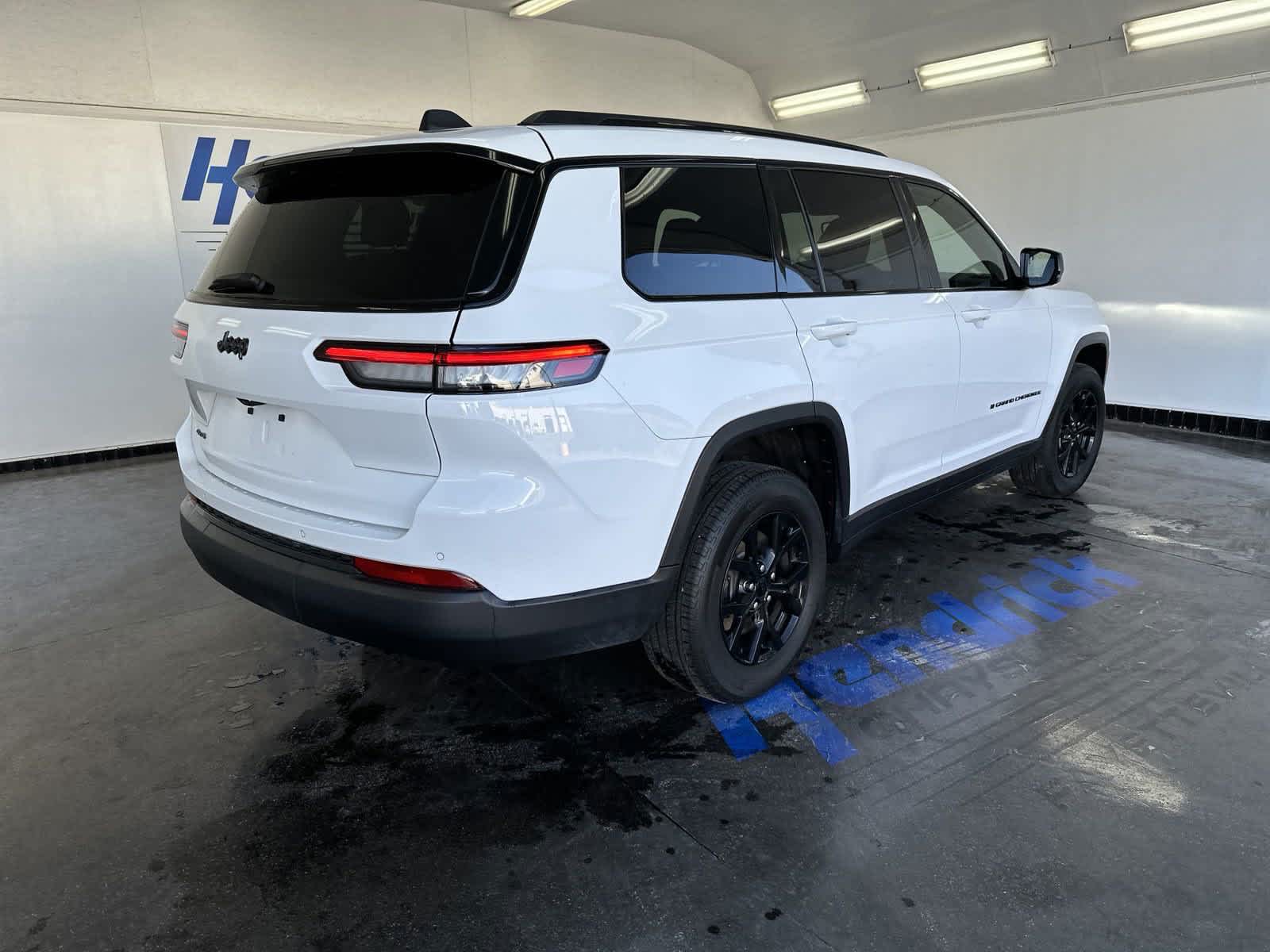 2023 Jeep Grand Cherokee L Altitude 9