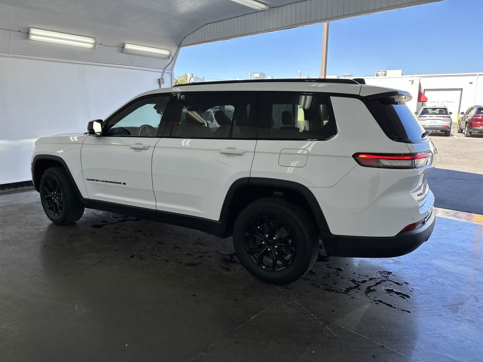 2023 Jeep Grand Cherokee L Altitude 6