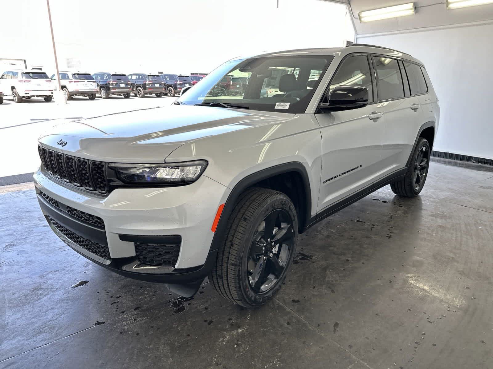 2024 Jeep Grand Cherokee L Laredo 4