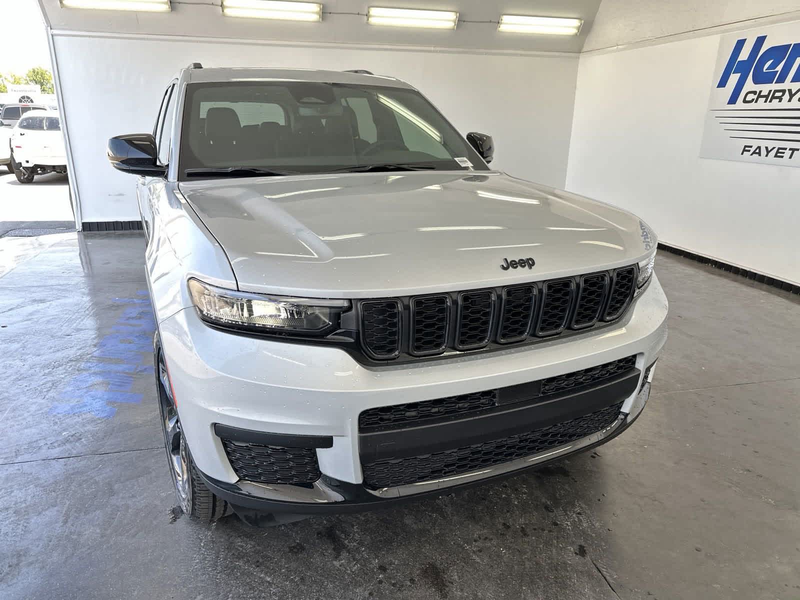 2024 Jeep Grand Cherokee L Laredo 3