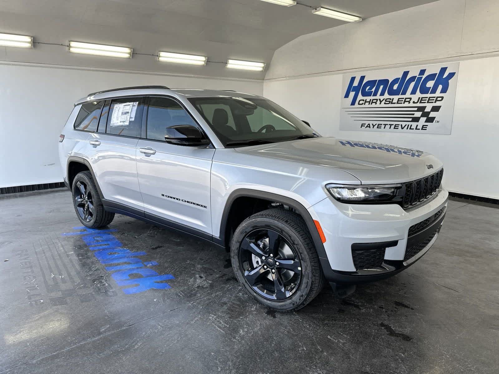 2024 Jeep Grand Cherokee L Laredo 2