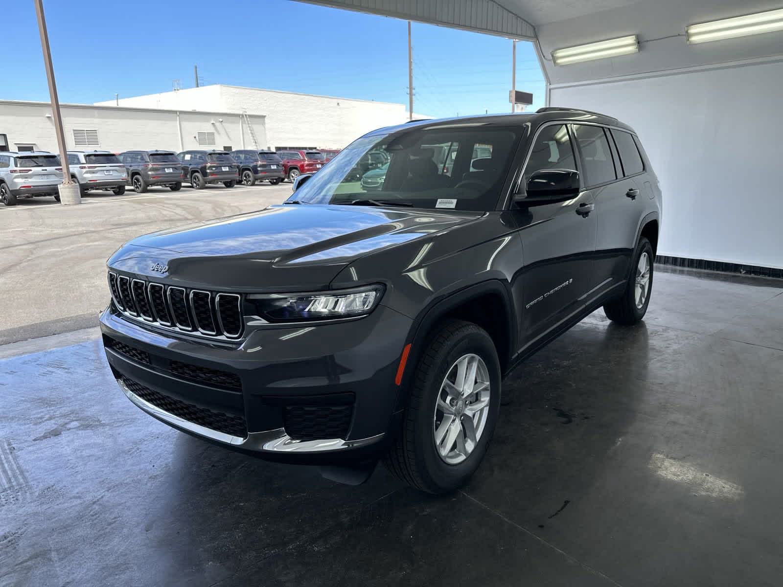 2024 Jeep Grand Cherokee L Laredo 4