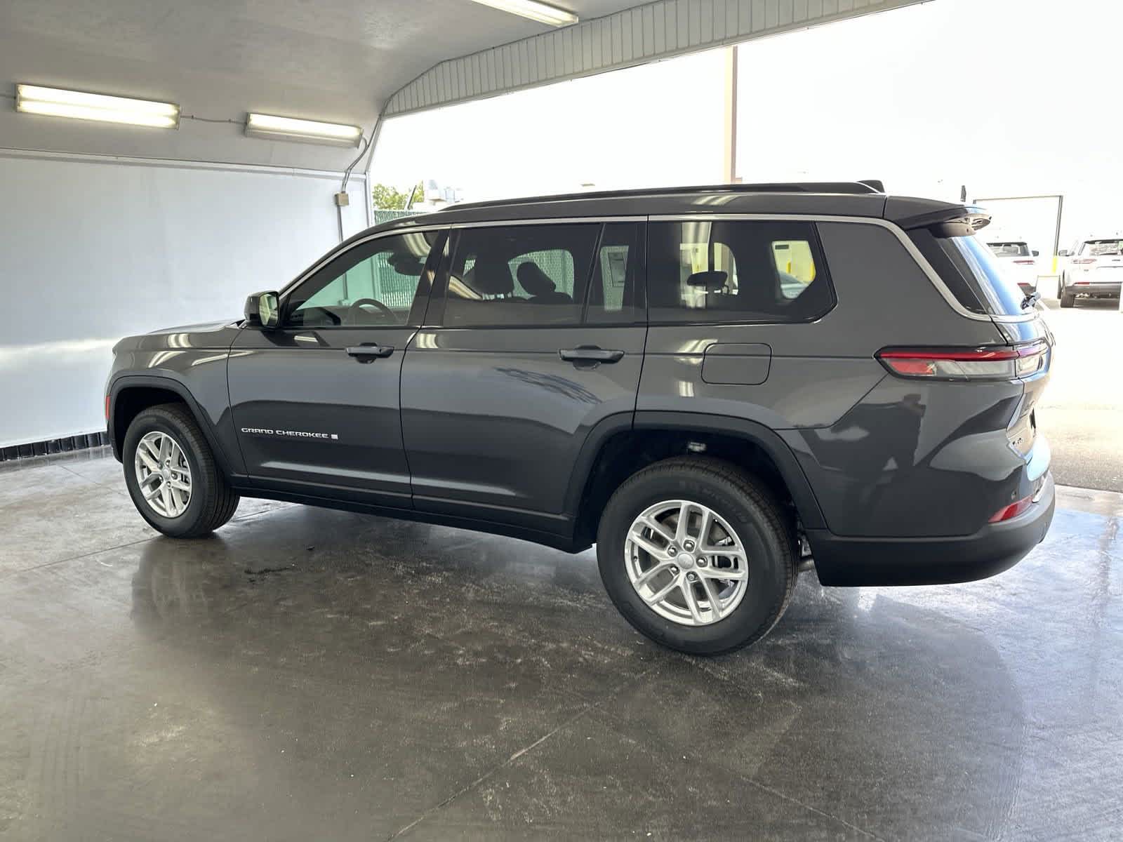 2024 Jeep Grand Cherokee L Laredo 5