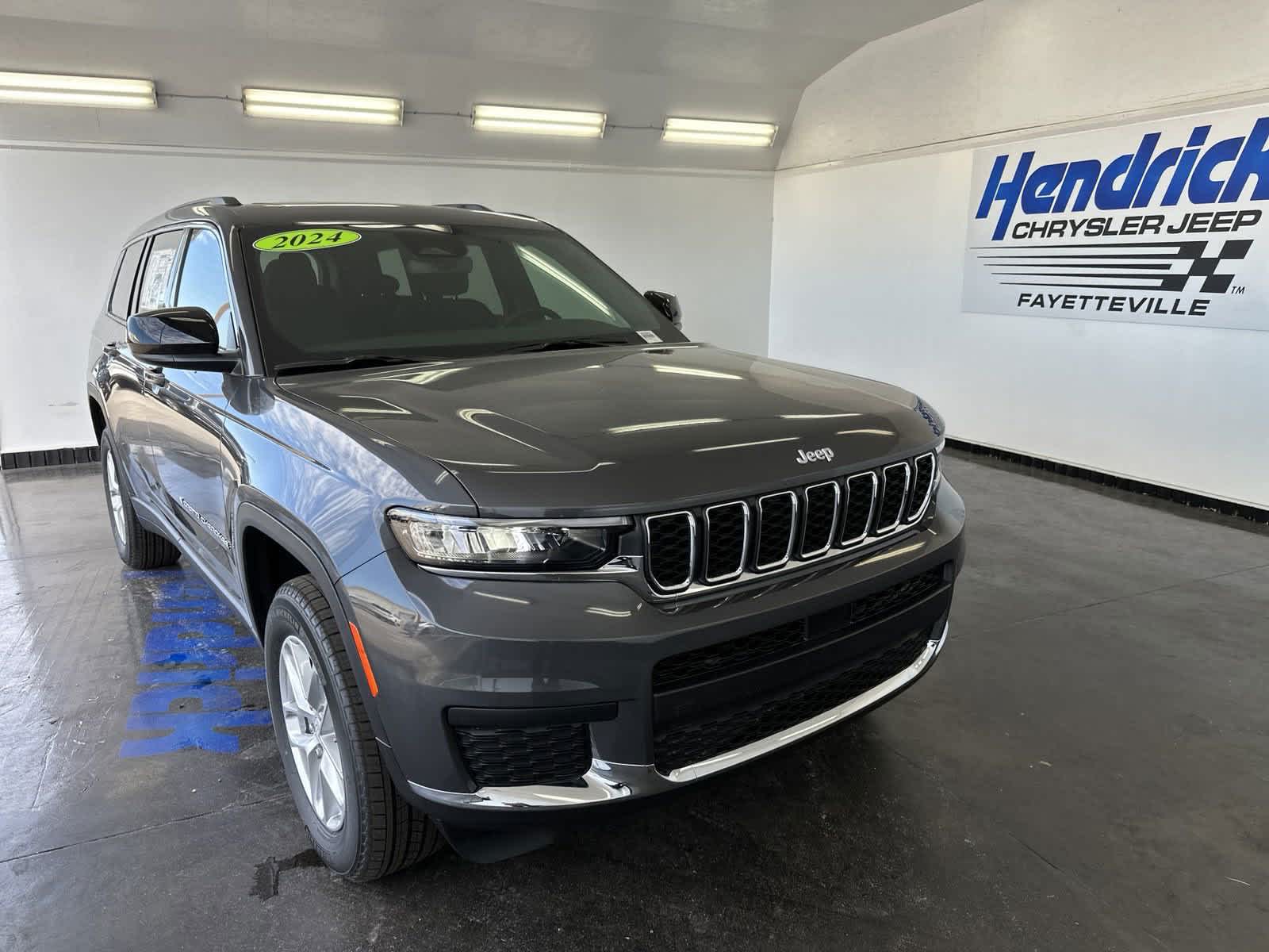 2024 Jeep Grand Cherokee L Laredo 3