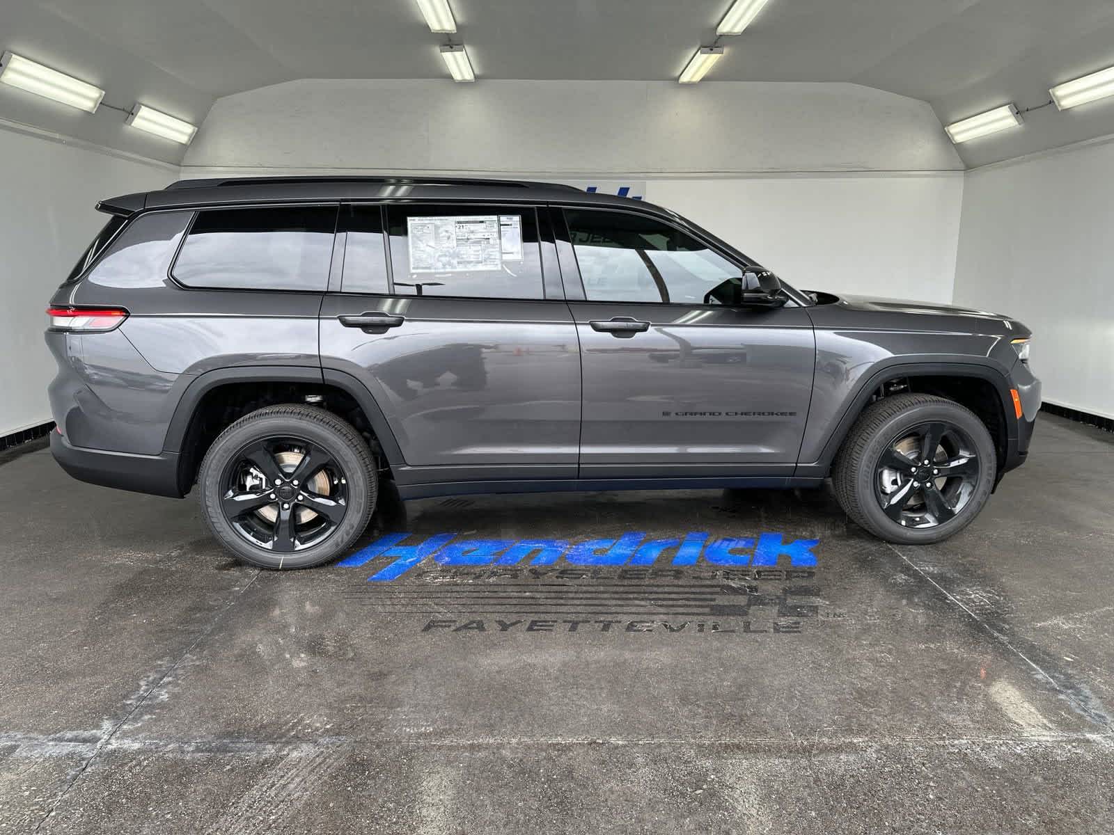 2024 Jeep Grand Cherokee L Laredo 9