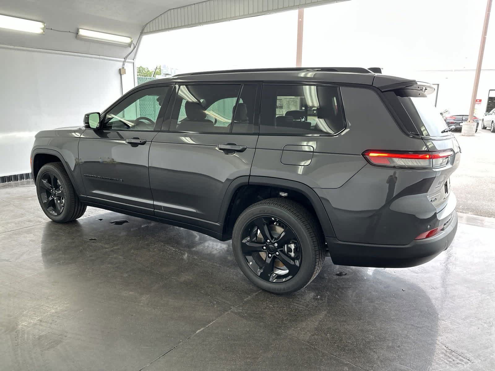 2024 Jeep Grand Cherokee L Laredo 5