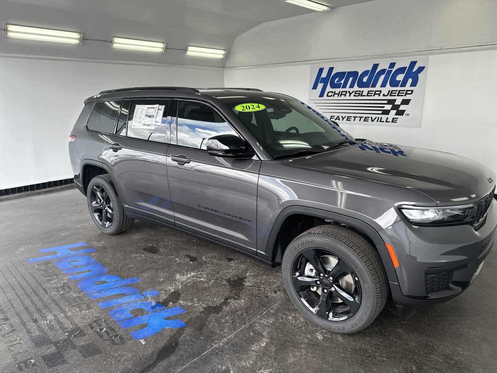 2024 Jeep Grand Cherokee L Laredo 2