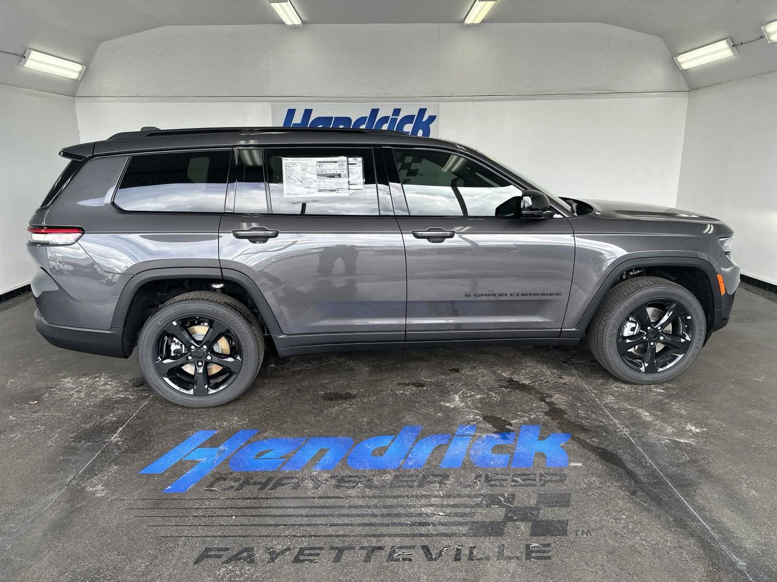 2024 Jeep Grand Cherokee L Laredo 9