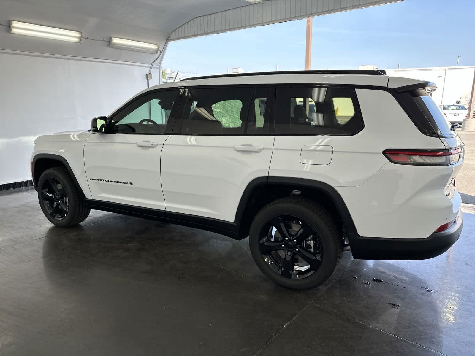 2024 Jeep Grand Cherokee L Laredo 4